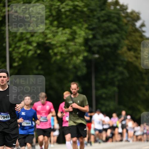 29.06.2025 - hella hamburg halbmarathon Dr. Thomas Lammeyer http://msf.ph/oto/8244497 29.06.2025 10:34:37 Kennedybrücke 2097, 2302, 3524, 4198, 4819, 6556, 6626, 7071, 7517, 8792, 9095, 9576, 9830, 10322, 10996 meine-sportfotos.de