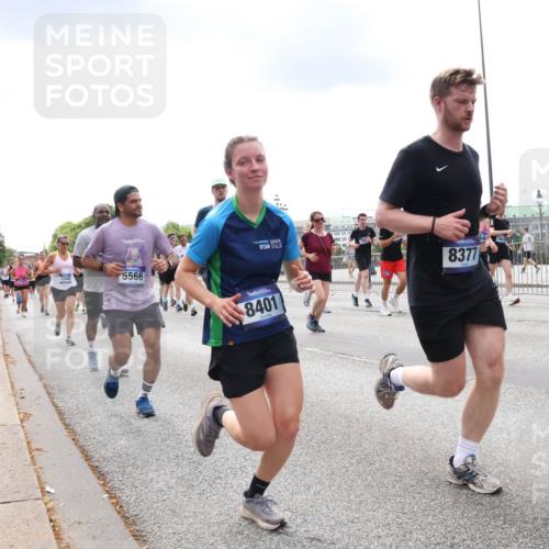 29.06.2025 - hella hamburg halbmarathon Lena Gebhardt http://msf.ph/oto/8244511 29.06.2025 10:33:57 Lombardsbrücke 1189, 1275, 1417, 1705, 1787, 1896, 2265, 2342, 2482, 2496, 2526, 2776, 2933, 3170, 3264, 3340, 3345, 3560, 3829, 3848, 4361, 4433, 4449, 4479, 4696, 4807, 4942, 5075, 5096, 5141, 5557, 5561, 5566, 5569, 5584, 5691, 5821, 5822, 5887, 6109, 6364, 6515, 6516, 6854, 6956, 6999, 7027, 7324, 7329, 7565, 7653, 8021, 8157, 8202, 8277, 8282, 8375, 8377, 8383, 8401, 8891, 9094, 9234, 9258, 9438, 9799, 9875, 9995, 10007, 10071, 10360, 10561, 11811 meine-sportfotos.de