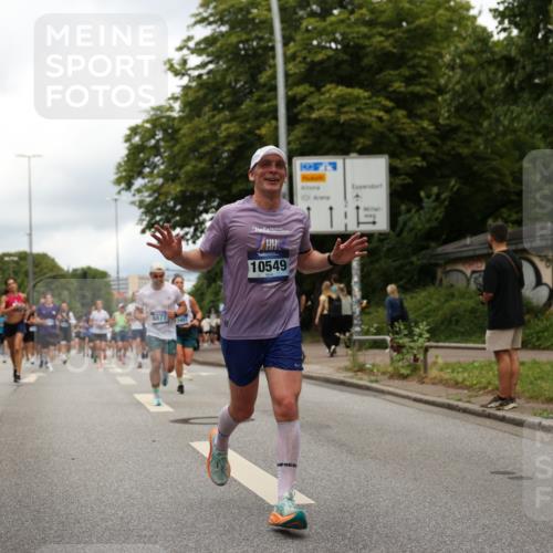 29.06.2025 - hella hamburg halbmarathon Yannick Fuchs http://msf.ph/oto/8244579 29.06.2025 10:47:36 20KM 1030, 1061, 1151, 1502, 1706, 1727, 2058, 2070, 2082, 2354, 2518, 2630, 3096, 3208, 3209, 3819, 4770, 5020, 5638, 5866, 6481, 6511, 6512, 6629, 6762, 6877, 6942, 7177, 7274, 7864, 7918, 8335, 8390, 8447, 9142, 10549, 10891, 10895, 11068, 11844, 12379, 12413, 12490, 12632, 12909, 13032, 13033, 13289, 13397, 13865, 13912, 13997, 15061, 15126, 15441, 15497, 15502, 15838, 15856, 15946, 16477, 16538, 17348, 18134, 18143, 18418, 18487, 18590 meine-sportfotos.de