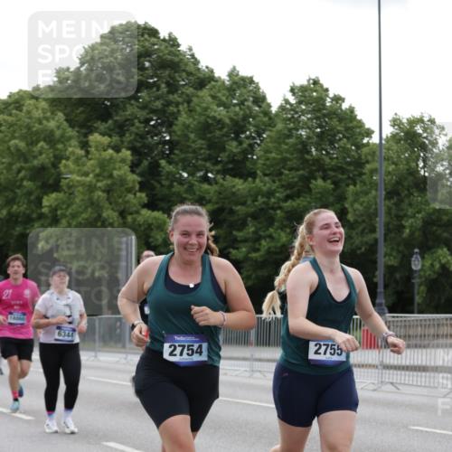 29.06.2025 - hella hamburg halbmarathon Jannik Wohlers http://msf.ph/oto/8244594 29.06.2025 10:30:13 Lombardsbrücke 1059, 1647, 2569, 2754, 2755, 3281, 4198, 4575, 4819, 6344, 7071, 7120, 9830, 11984, 12460, 12461, 12687, 12688, 14216, 14421, 15299, 15757, 15789, 16504, 16791, 16864, 18362, 18795, 18860 meine-sportfotos.de