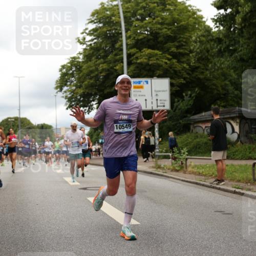 29.06.2025 - hella hamburg halbmarathon Yannick Fuchs http://msf.ph/oto/8244601 29.06.2025 10:47:36 20KM 1030, 1061, 1151, 1502, 1706, 1727, 2058, 2070, 2082, 2354, 2518, 2630, 3096, 3208, 3209, 3819, 4770, 5020, 5638, 5866, 6481, 6511, 6512, 6629, 6762, 6877, 6942, 7177, 7274, 7864, 7918, 8335, 8390, 8447, 9142, 10549, 10891, 10895, 11068, 11844, 12379, 12413, 12490, 12632, 12909, 13032, 13033, 13289, 13397, 13865, 13912, 13997, 15061, 15126, 15441, 15497, 15502, 15838, 15856, 15946, 16477, 16538, 17348, 18134, 18143, 18418, 18487, 18590 meine-sportfotos.de