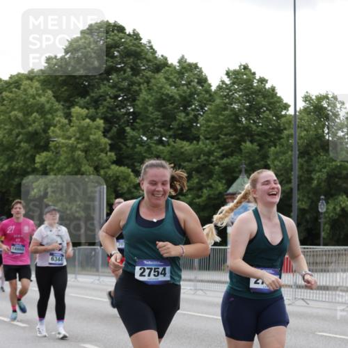 29.06.2025 - hella hamburg halbmarathon Jannik Wohlers http://msf.ph/oto/8244613 29.06.2025 10:30:13 Lombardsbrücke 1059, 1647, 2569, 2754, 2755, 3281, 4198, 4575, 4819, 6344, 7071, 7120, 9830, 11984, 12460, 12461, 12687, 12688, 14216, 14421, 15299, 15757, 15789, 16504, 16791, 16864, 18362, 18795, 18860 meine-sportfotos.de