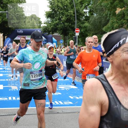 29.06.2025 - hella hamburg halbmarathon Zöllner http://msf.ph/oto/8244627 29.06.2025 10:56:44 Ziel 4152, 6416, 6759, 7037, 7646, 8311, 8744, 8996, 9488, 11083, 11870, 12509, 14369, 15134, 15145, 15431, 15712, 16043, 16121, 17259, 18340, 18634, 18899 meine-sportfotos.de