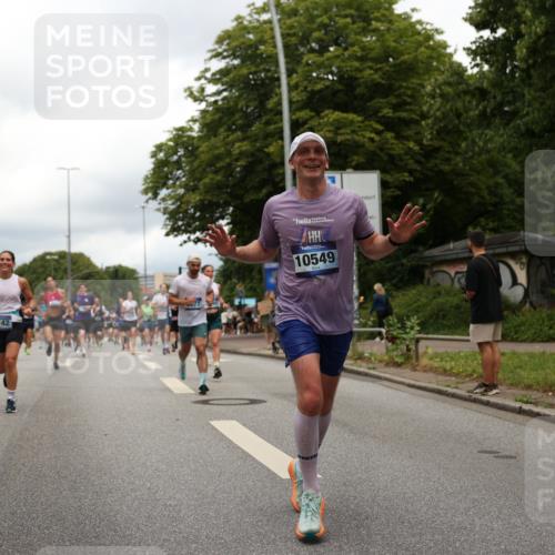 29.06.2025 - hella hamburg halbmarathon Yannick Fuchs http://msf.ph/oto/8244688 29.06.2025 10:47:36 20KM 1030, 1061, 1151, 1502, 1706, 1727, 2058, 2070, 2082, 2354, 2518, 2630, 3096, 3208, 3209, 3819, 4770, 5020, 5638, 5866, 6481, 6511, 6512, 6629, 6762, 6877, 6942, 7177, 7274, 7864, 7918, 8335, 8390, 8447, 9142, 10549, 10891, 10895, 11068, 11844, 12379, 12413, 12490, 12632, 12909, 13032, 13033, 13289, 13397, 13865, 13912, 13997, 15061, 15126, 15441, 15497, 15502, 15838, 15856, 15946, 16477, 16538, 17348, 18134, 18143, 18418, 18487, 18590 meine-sportfotos.de