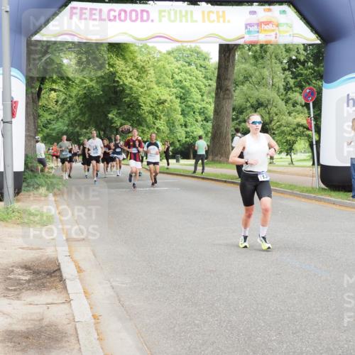 29.06.2025 - hella hamburg halbmarathon MichiJ http://msf.ph/oto/8244711 29.06.2025 10:28:10 Zwischen KM18-KM19 10900, 11305, 13190, 14359, 14699, 15336, 15556, 16656 meine-sportfotos.de