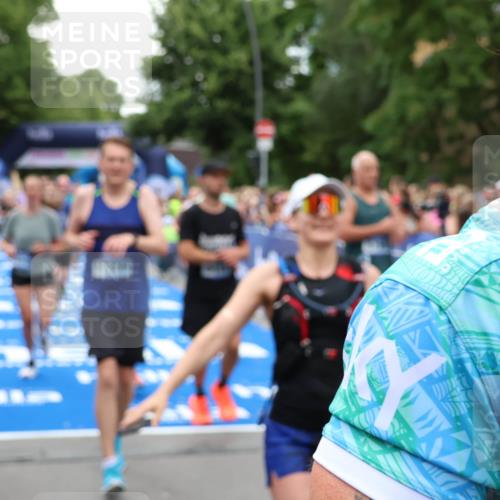 29.06.2025 - hella hamburg halbmarathon Zöllner http://msf.ph/oto/8244724 29.06.2025 10:56:46 Ziel 3836, 4152, 6416, 6759, 7646, 8744, 8825, 8996, 9488, 11083, 11870, 14369, 14461, 15134, 15431, 15712, 16043, 16121, 17133, 17259, 18340, 18634, 18899 meine-sportfotos.de