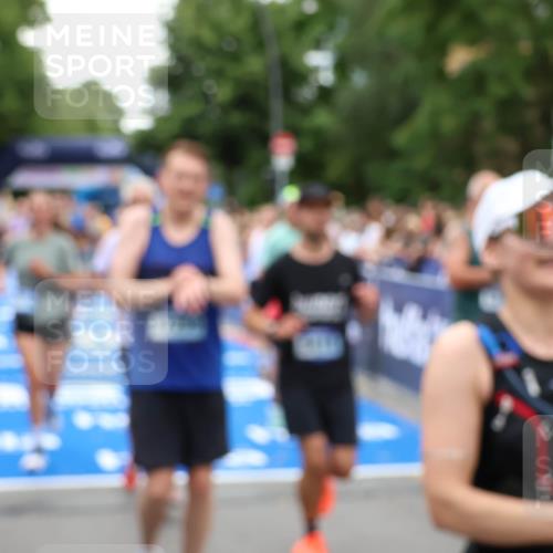 29.06.2025 - hella hamburg halbmarathon Zöllner http://msf.ph/oto/8244772 29.06.2025 10:56:46 Ziel 3836, 4152, 6416, 6759, 7646, 8744, 8825, 8996, 9488, 11083, 11870, 14369, 14461, 15134, 15431, 15712, 16043, 16121, 17133, 17259, 18340, 18634, 18899 meine-sportfotos.de