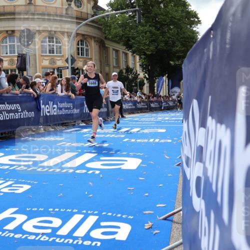 29.06.2025 - hella hamburg halbmarathon Strokosch-Dieckow http://msf.ph/oto/8244794 29.06.2025 10:38:19 Ziel 1042, 1688, 1710, 2745, 2849, 3014, 3431, 3790, 6095, 7110, 7743, 8002, 14688, 14992, 16075, 18584, 18761 meine-sportfotos.de