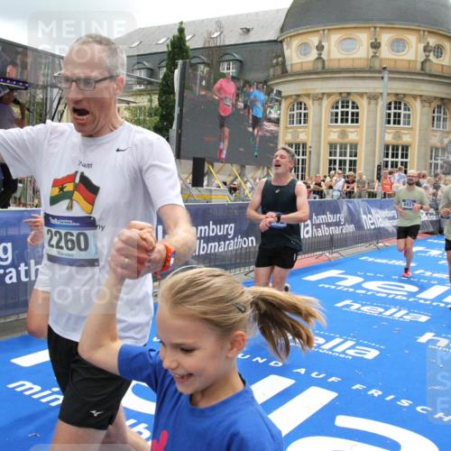 29.06.2025 - hella hamburg halbmarathon Michael Strokosch http://msf.ph/oto/8244800 29.06.2025 10:49:05 Ziel 1381, 1452, 2260, 3213, 3985, 4847, 4890, 7297, 8302, 8821, 8889, 9695, 12534, 13183, 13614, 13688, 16627, 17632 meine-sportfotos.de