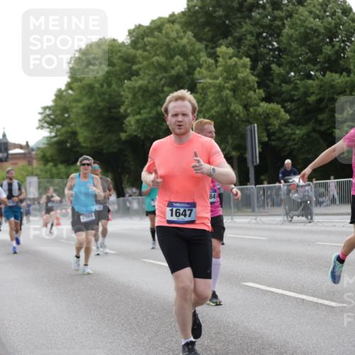 29.06.2025 - hella hamburg halbmarathon Jannik Wohlers http://msf.ph/oto/8244802 29.06.2025 10:30:15 Lombardsbrücke 1059, 1647, 2569, 2754, 2755, 3281, 4198, 4575, 4819, 6344, 6556, 7071, 7120, 9830, 11984, 12460, 12461, 12687, 12688, 14216, 14421, 15299, 15757, 15789, 16504, 16791, 18362, 18795, 18860 meine-sportfotos.de