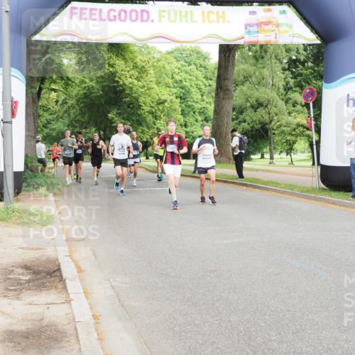 29.06.2025 - hella hamburg halbmarathon MichiJ http://msf.ph/oto/8244809 29.06.2025 10:28:12 Zwischen KM18-KM19 2546, 10900, 11305, 13190, 15336, 15556, 16656 meine-sportfotos.de