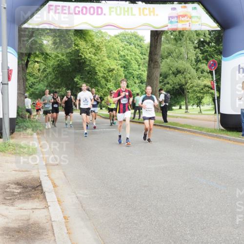 29.06.2025 - hella hamburg halbmarathon MichiJ http://msf.ph/oto/8244853 29.06.2025 10:28:12 Zwischen KM18-KM19 2546, 10900, 11305, 13190, 15336, 15556, 16656 meine-sportfotos.de