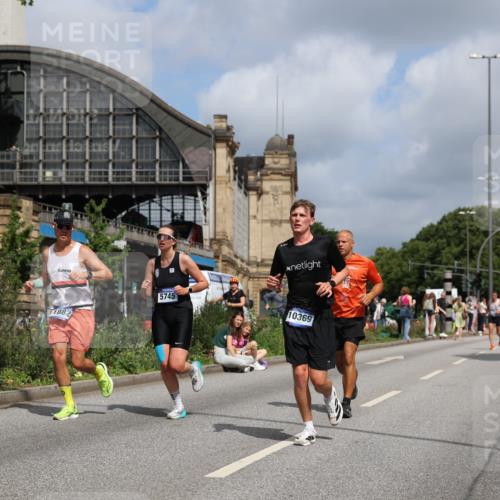 29.06.2025 - hella hamburg halbmarathon Yannick Fuchs http://msf.ph/oto/8244867 29.06.2025 10:35:07 20KM 1882, 1912, 2324, 2714, 2750, 2949, 3332, 4843, 4889, 5050, 5745, 5803, 5916, 6080, 7080, 7284, 8370, 8465, 8629, 9979, 10369, 10900, 10934, 10968, 11731, 11767, 11959, 12088, 12365, 12540, 12704, 12865, 13029, 13158, 13667, 14092, 14820, 14924, 15015, 15424, 15493, 15542, 15689, 17214, 17620, 17724, 18173, 18192, 18614 meine-sportfotos.de