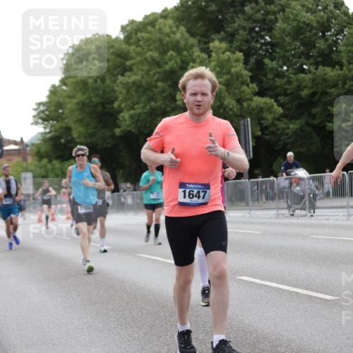 29.06.2025 - hella hamburg halbmarathon Jannik Wohlers http://msf.ph/oto/8244880 29.06.2025 10:30:15 Lombardsbrücke 1059, 1647, 2569, 2754, 2755, 3281, 4198, 4575, 4819, 6344, 6556, 7071, 7120, 9830, 11984, 12460, 12461, 12687, 12688, 14216, 14421, 15299, 15757, 15789, 16504, 16791, 18362, 18795, 18860 meine-sportfotos.de
