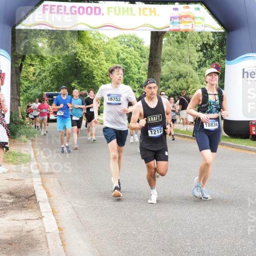 29.06.2025 - hella hamburg halbmarathon MichiJ http://msf.ph/oto/8244900 29.06.2025 10:50:55 Zwischen KM18-KM19 1212, 1531, 4945, 10742, 11556, 12836, 13932, 14225, 16753, 16770, 17321, 17818 meine-sportfotos.de