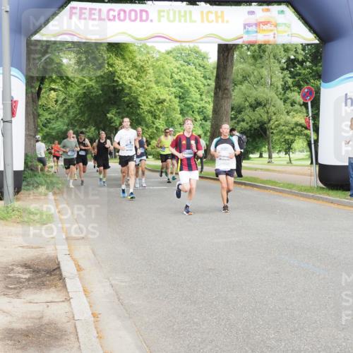 29.06.2025 - hella hamburg halbmarathon MichiJ http://msf.ph/oto/8244908 29.06.2025 10:28:12 Zwischen KM18-KM19 2546, 10900, 11305, 13190, 15336, 15556, 16656 meine-sportfotos.de