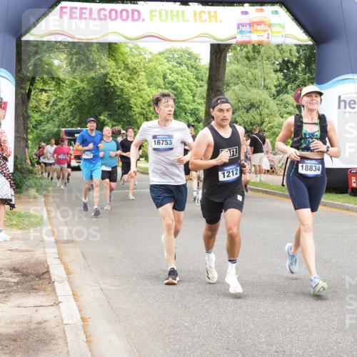 29.06.2025 - hella hamburg halbmarathon MichiJ http://msf.ph/oto/8244917 29.06.2025 10:50:55 Zwischen KM18-KM19 1212, 1531, 4945, 10742, 11556, 12836, 13932, 14225, 16753, 16770, 17321, 17818 meine-sportfotos.de