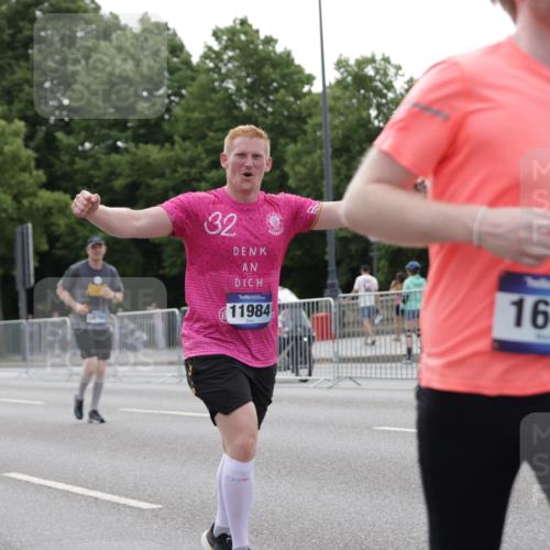 29.06.2025 - hella hamburg halbmarathon Jannik Wohlers http://msf.ph/oto/8244933 29.06.2025 10:30:17 Lombardsbrücke 1059, 1472, 1647, 2505, 2569, 2754, 2755, 3281, 4198, 4575, 4819, 6344, 6556, 7071, 7120, 9830, 11984, 12460, 12461, 14216, 14421, 15299, 15757, 15789, 16504, 16791, 18362, 18795, 18860 meine-sportfotos.de