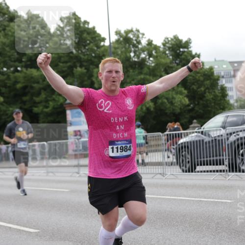 29.06.2025 - hella hamburg halbmarathon Jannik Wohlers http://msf.ph/oto/8245053 29.06.2025 10:30:17 Lombardsbrücke 1059, 1472, 1647, 2505, 2569, 2754, 2755, 3281, 4198, 4575, 4819, 6344, 6556, 7071, 7120, 9830, 11984, 12460, 12461, 14216, 14421, 15299, 15757, 15789, 16504, 16791, 18362, 18795, 18860 meine-sportfotos.de