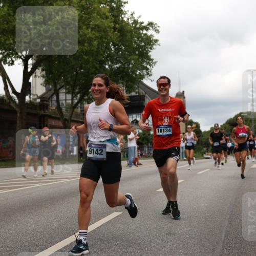 29.06.2025 - hella hamburg halbmarathon Yannick Fuchs http://msf.ph/oto/8245065 29.06.2025 10:47:37 20KM 1030, 1061, 1151, 1502, 1706, 1727, 2058, 2070, 2082, 2354, 2518, 2630, 3096, 3208, 3209, 3819, 4770, 5020, 5638, 5866, 6481, 6511, 6512, 6629, 6762, 6877, 6942, 7177, 7274, 7864, 7918, 8335, 8390, 8447, 9142, 10549, 10891, 10895, 11068, 11844, 12379, 12413, 12490, 12632, 12909, 13032, 13033, 13289, 13397, 13865, 13912, 13997, 15061, 15126, 15441, 15497, 15502, 15838, 15856, 15946, 16477, 16538, 17348, 18134, 18143, 18418, 18487, 18590 meine-sportfotos.de