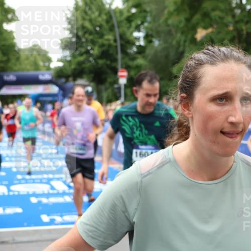 29.06.2025 - hella hamburg halbmarathon Zöllner http://msf.ph/oto/8245098 29.06.2025 10:56:51 Ziel 2378, 2741, 3836, 5418, 7716, 8825, 8996, 13816, 14369, 14461, 15134, 15431, 15712, 16008, 16009, 16043, 16121, 16679, 17133, 18634 meine-sportfotos.de
