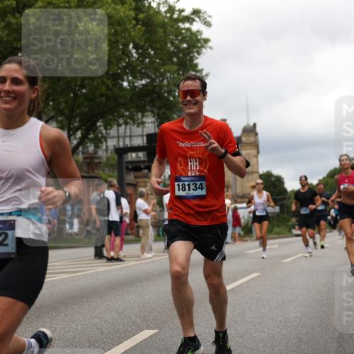 29.06.2025 - hella hamburg halbmarathon Yannick Fuchs http://msf.ph/oto/8245110 29.06.2025 10:47:38 20KM 1030, 1151, 1267, 1502, 1706, 1727, 2058, 2070, 2082, 2354, 2518, 2630, 3096, 3208, 3209, 3819, 4770, 5020, 5638, 5866, 6481, 6511, 6512, 6629, 6762, 6877, 6942, 7177, 7274, 7864, 7918, 8335, 8390, 8447, 9142, 10549, 10891, 10895, 11068, 11844, 12379, 12632, 12909, 13032, 13033, 13289, 13397, 13865, 13912, 13997, 15061, 15126, 15441, 15497, 15502, 15838, 15856, 15946, 16477, 16538, 17348, 18134, 18143, 18418, 18487, 18590 meine-sportfotos.de