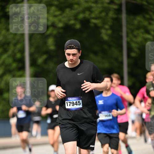 29.06.2025 - hella hamburg halbmarathon Dr. Thomas Lammeyer http://msf.ph/oto/8245142 29.06.2025 10:34:39 Kennedybrücke 2097, 2302, 3524, 4198, 4819, 6556, 6620, 6626, 7071, 7517, 8792, 9095, 9576, 9830, 10322, 10996 meine-sportfotos.de