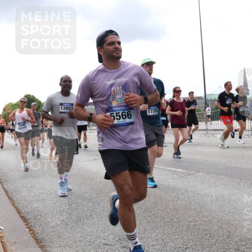 29.06.2025 - hella hamburg halbmarathon Lena Gebhardt http://msf.ph/oto/8245153 29.06.2025 10:33:58 Lombardsbrücke 1189, 1275, 1417, 1705, 1787, 1896, 2265, 2342, 2482, 2496, 2526, 2776, 2933, 3145, 3170, 3264, 3340, 3345, 3560, 3829, 3848, 4361, 4433, 4449, 4479, 4696, 4807, 4942, 5075, 5096, 5141, 5557, 5561, 5566, 5569, 5584, 5691, 5821, 5822, 5887, 6109, 6364, 6515, 6516, 6854, 6956, 6999, 7027, 7324, 7329, 7565, 7653, 8021, 8157, 8202, 8277, 8282, 8349, 8375, 8377, 8383, 8401, 8891, 9094, 9234, 9438, 9799, 9875, 9995, 10007, 10071, 10360, 10561, 11811 meine-sportfotos.de