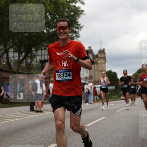 29.06.2025 - hella hamburg halbmarathon Yannick Fuchs http://msf.ph/oto/8245186 29.06.2025 10:47:38 20KM 1030, 1151, 1267, 1502, 1706, 1727, 2058, 2070, 2082, 2354, 2518, 2630, 3096, 3208, 3209, 3819, 4770, 5020, 5638, 5866, 6481, 6511, 6512, 6629, 6762, 6877, 6942, 7177, 7274, 7864, 7918, 8335, 8390, 8447, 9142, 10549, 10891, 10895, 11068, 11844, 12379, 12632, 12909, 13032, 13033, 13289, 13397, 13865, 13912, 13997, 15061, 15126, 15441, 15497, 15502, 15838, 15856, 15946, 16477, 16538, 17348, 18134, 18143, 18418, 18487, 18590 meine-sportfotos.de