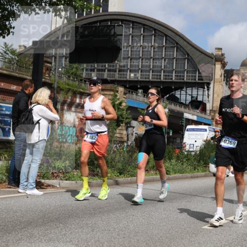 29.06.2025 - hella hamburg halbmarathon Yannick Fuchs http://msf.ph/oto/8245194 29.06.2025 10:35:07 20KM 1882, 1912, 2324, 2714, 2750, 2949, 3332, 4843, 4889, 5050, 5745, 5803, 5916, 6080, 7080, 7284, 8370, 8465, 8629, 9979, 10369, 10900, 10934, 10968, 11731, 11767, 11959, 12088, 12365, 12540, 12704, 12865, 13029, 13158, 13667, 14092, 14820, 14924, 15015, 15424, 15493, 15542, 15689, 17214, 17620, 17724, 18173, 18192, 18614 meine-sportfotos.de