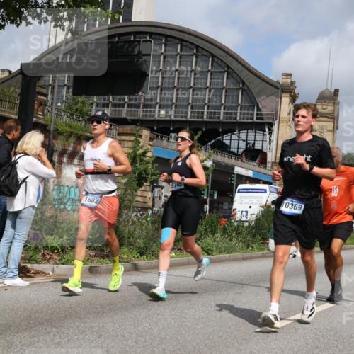 29.06.2025 - hella hamburg halbmarathon Yannick Fuchs http://msf.ph/oto/8245211 29.06.2025 10:35:07 20KM 1882, 1912, 2324, 2714, 2750, 2949, 3332, 4843, 4889, 5050, 5745, 5803, 5916, 6080, 7080, 7284, 8370, 8465, 8629, 9979, 10369, 10900, 10934, 10968, 11731, 11767, 11959, 12088, 12365, 12540, 12704, 12865, 13029, 13158, 13667, 14092, 14820, 14924, 15015, 15424, 15493, 15542, 15689, 17214, 17620, 17724, 18173, 18192, 18614 meine-sportfotos.de
