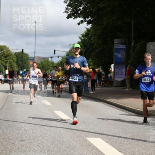 29.06.2025 - hella hamburg halbmarathon Yannick Fuchs http://msf.ph/oto/8245234 29.06.2025 10:35:08 20KM 1882, 1912, 2324, 2714, 2949, 3332, 4843, 4889, 5007, 5014, 5050, 5745, 5803, 5916, 6080, 7080, 7284, 8074, 8370, 8465, 8629, 8966, 9979, 10369, 10900, 10934, 10968, 11731, 11767, 11959, 12088, 12365, 12540, 12704, 12865, 13029, 13158, 13667, 14092, 14820, 14924, 15424, 15493, 15542, 15689, 16249, 17214, 17620, 17724, 18173, 18192, 18614 meine-sportfotos.de