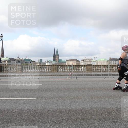 29.06.2025 - hella hamburg halbmarathon Lena Gebhardt http://msf.ph/oto/8245243 29.06.2025 09:02:29 Lombardsbrücke  meine-sportfotos.de