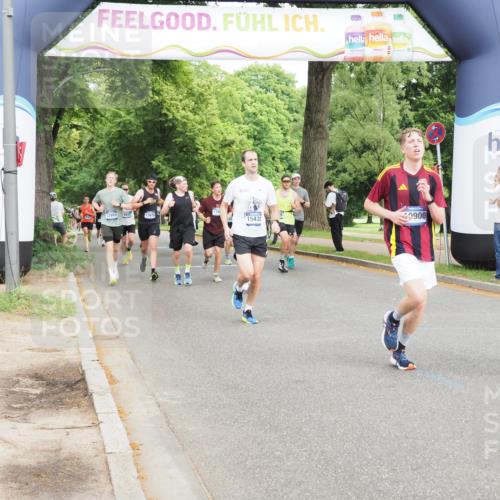 29.06.2025 - hella hamburg halbmarathon MichiJ http://msf.ph/oto/8245251 29.06.2025 10:28:14 Zwischen KM18-KM19 2546, 10900, 11305, 12772, 12865, 13190, 15336, 15435, 15556, 16656 meine-sportfotos.de