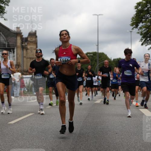 29.06.2025 - hella hamburg halbmarathon Yannick Fuchs http://msf.ph/oto/8245306 29.06.2025 10:47:39 20KM 1030, 1151, 1267, 1502, 1727, 2058, 2070, 2082, 2354, 2518, 2630, 3096, 3208, 3209, 3819, 4770, 5020, 5638, 5866, 6294, 6481, 6511, 6512, 6629, 6762, 6877, 6942, 7177, 7274, 7864, 7918, 8335, 8390, 8447, 9142, 10549, 10891, 10895, 11068, 11844, 12379, 12632, 12909, 13032, 13033, 13289, 13397, 13865, 13912, 13997, 15061, 15441, 15497, 15502, 15838, 15856, 15946, 16477, 17348, 17482, 18134, 18143, 18418, 18487, 18590, 18612 meine-sportfotos.de