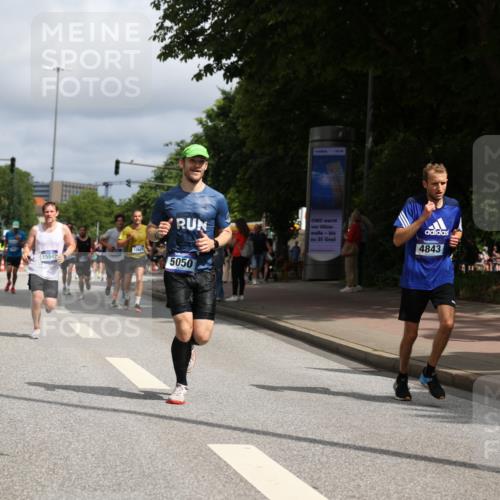 29.06.2025 - hella hamburg halbmarathon Yannick Fuchs http://msf.ph/oto/8245326 29.06.2025 10:35:08 20KM 1882, 1912, 2324, 2714, 2949, 3332, 4843, 4889, 5007, 5014, 5050, 5745, 5803, 5916, 6080, 7080, 7284, 8074, 8370, 8465, 8629, 8966, 9979, 10369, 10900, 10934, 10968, 11731, 11767, 11959, 12088, 12365, 12540, 12704, 12865, 13029, 13158, 13667, 14092, 14820, 14924, 15424, 15493, 15542, 15689, 16249, 17214, 17620, 17724, 18173, 18192, 18614 meine-sportfotos.de