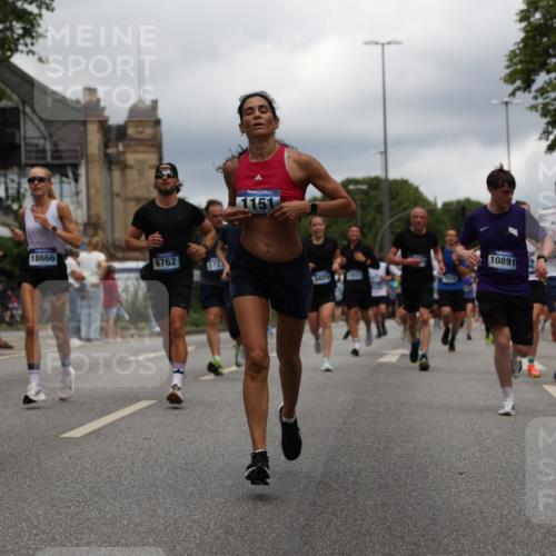 29.06.2025 - hella hamburg halbmarathon Yannick Fuchs http://msf.ph/oto/8245337 29.06.2025 10:47:39 20KM 1030, 1151, 1267, 1502, 1727, 2058, 2070, 2082, 2354, 2518, 2630, 3096, 3208, 3209, 3819, 4770, 5020, 5638, 5866, 6294, 6481, 6511, 6512, 6629, 6762, 6877, 6942, 7177, 7274, 7864, 7918, 8335, 8390, 8447, 9142, 10549, 10891, 10895, 11068, 11844, 12379, 12632, 12909, 13032, 13033, 13289, 13397, 13865, 13912, 13997, 15061, 15441, 15497, 15502, 15838, 15856, 15946, 16477, 17348, 17482, 18134, 18143, 18418, 18487, 18590, 18612 meine-sportfotos.de