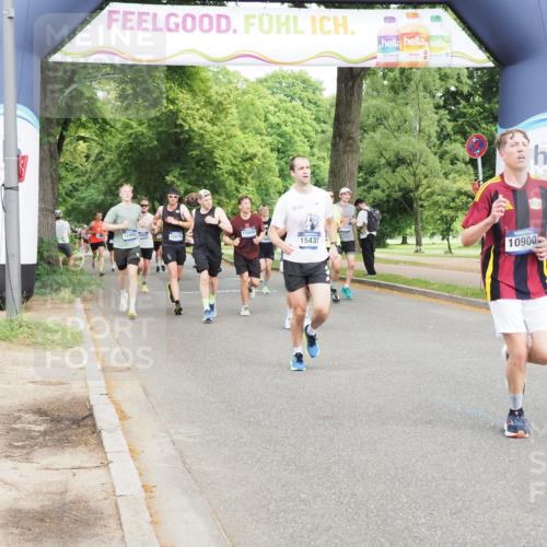 29.06.2025 - hella hamburg halbmarathon MichiJ http://msf.ph/oto/8245343 29.06.2025 10:28:14 Zwischen KM18-KM19 2546, 10900, 11305, 12772, 12865, 13190, 15336, 15435, 15556, 16656 meine-sportfotos.de