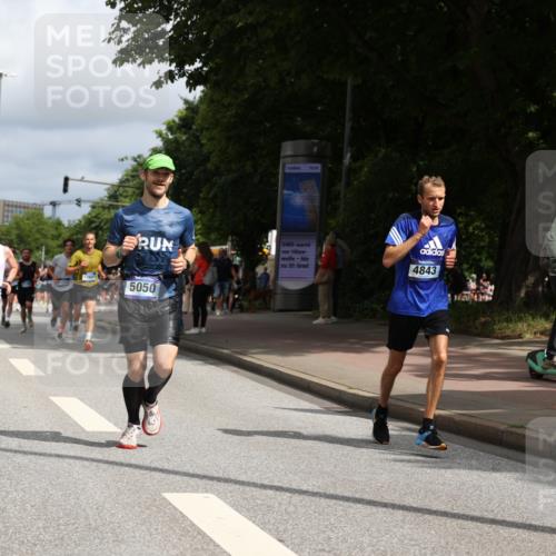 29.06.2025 - hella hamburg halbmarathon Yannick Fuchs http://msf.ph/oto/8245350 29.06.2025 10:35:08 20KM 1882, 1912, 2324, 2714, 2949, 3332, 4843, 4889, 5007, 5014, 5050, 5745, 5803, 5916, 6080, 7080, 7284, 8074, 8370, 8465, 8629, 8966, 9979, 10369, 10900, 10934, 10968, 11731, 11767, 11959, 12088, 12365, 12540, 12704, 12865, 13029, 13158, 13667, 14092, 14820, 14924, 15424, 15493, 15542, 15689, 16249, 17214, 17620, 17724, 18173, 18192, 18614 meine-sportfotos.de
