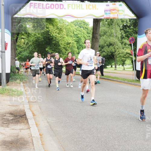 29.06.2025 - hella hamburg halbmarathon MichiJ http://msf.ph/oto/8245371 29.06.2025 10:28:15 Zwischen KM18-KM19 2546, 10900, 11305, 12772, 12865, 13479, 15435, 16656, 17668 meine-sportfotos.de