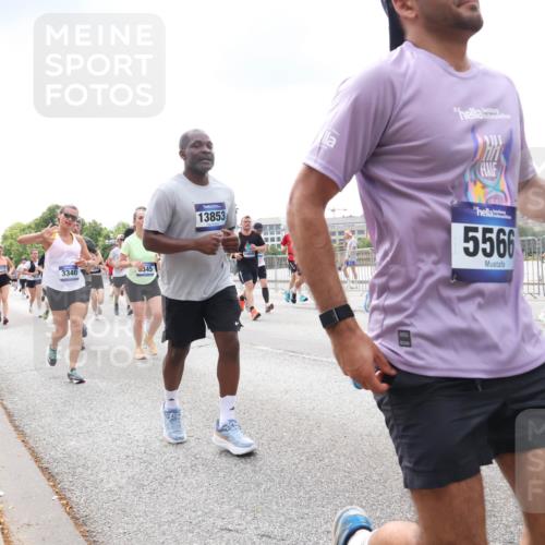29.06.2025 - hella hamburg halbmarathon Lena Gebhardt http://msf.ph/oto/8245379 29.06.2025 10:33:58 Lombardsbrücke 1189, 1275, 1417, 1705, 1787, 1896, 2265, 2342, 2482, 2496, 2526, 2776, 2933, 3145, 3170, 3264, 3340, 3345, 3560, 3829, 3848, 4361, 4433, 4449, 4479, 4696, 4807, 4942, 5075, 5096, 5141, 5557, 5561, 5566, 5569, 5584, 5691, 5821, 5822, 5887, 6109, 6364, 6515, 6516, 6854, 6956, 6999, 7027, 7324, 7329, 7565, 7653, 8021, 8157, 8202, 8277, 8282, 8349, 8375, 8377, 8383, 8401, 8891, 9094, 9234, 9438, 9799, 9875, 9995, 10007, 10071, 10360, 10561, 11811 meine-sportfotos.de