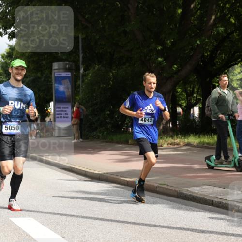 29.06.2025 - hella hamburg halbmarathon Yannick Fuchs http://msf.ph/oto/8245397 29.06.2025 10:35:08 20KM 1882, 1912, 2324, 2714, 2949, 3332, 4843, 4889, 5007, 5014, 5050, 5745, 5803, 5916, 6080, 7080, 7284, 8074, 8370, 8465, 8629, 8966, 9979, 10369, 10900, 10934, 10968, 11731, 11767, 11959, 12088, 12365, 12540, 12704, 12865, 13029, 13158, 13667, 14092, 14820, 14924, 15424, 15493, 15542, 15689, 16249, 17214, 17620, 17724, 18173, 18192, 18614 meine-sportfotos.de