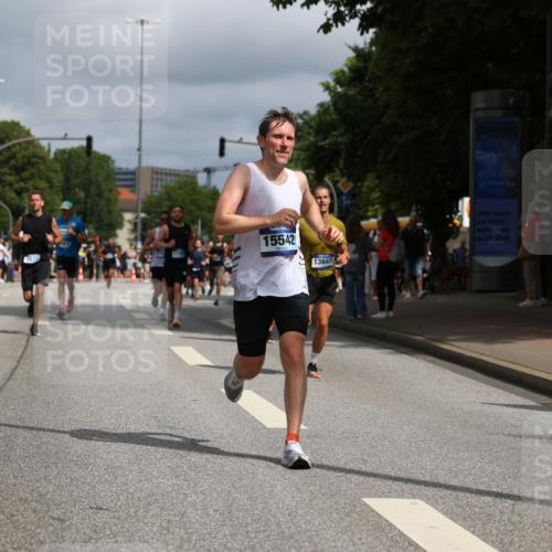 29.06.2025 - hella hamburg halbmarathon Yannick Fuchs http://msf.ph/oto/8245465 29.06.2025 10:35:10 20KM 1677, 1882, 1912, 2324, 2714, 2949, 3332, 4843, 4889, 5007, 5014, 5050, 5745, 5916, 6080, 7080, 7284, 8074, 8370, 8465, 8629, 8966, 9979, 10369, 10934, 10968, 10978, 11767, 11959, 12088, 12365, 12540, 12704, 13029, 13158, 13667, 14092, 14820, 14924, 15164, 15424, 15493, 15542, 15689, 16249, 16599, 17214, 17620, 17724, 18173, 18192, 18399, 18614 meine-sportfotos.de