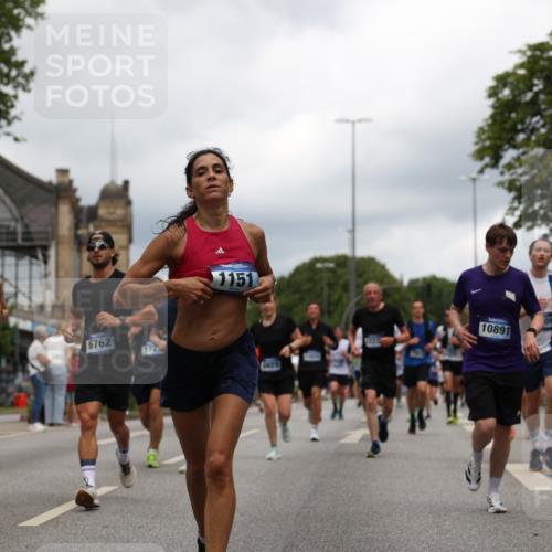 29.06.2025 - hella hamburg halbmarathon Yannick Fuchs http://msf.ph/oto/8245511 29.06.2025 10:47:40 20KM 1030, 1151, 1267, 1502, 1727, 1870, 2058, 2070, 2082, 2354, 2518, 2630, 3096, 3208, 3209, 3819, 4770, 5020, 5638, 5866, 6294, 6481, 6511, 6512, 6629, 6762, 6877, 6942, 7274, 7918, 8335, 8390, 8447, 9142, 9791, 9922, 10549, 10891, 10895, 11068, 11844, 12321, 12379, 12632, 12909, 13032, 13033, 13289, 13397, 13865, 13912, 13997, 15061, 15441, 15497, 15502, 15838, 15856, 15946, 16477, 17348, 17482, 18134, 18143, 18418, 18487, 18590, 18612 meine-sportfotos.de