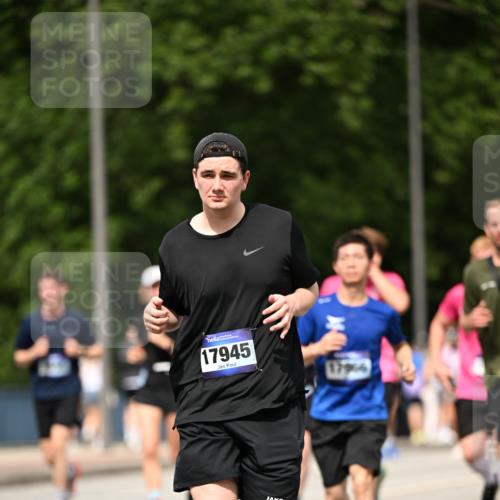 29.06.2025 - hella hamburg halbmarathon Dr. Thomas Lammeyer http://msf.ph/oto/8245515 29.06.2025 10:34:40 Kennedybrücke 2097, 2302, 2569, 4198, 4819, 6556, 6620, 6626, 7071, 7517, 8792, 9095, 9576, 9830, 10322, 10996 meine-sportfotos.de