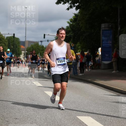 29.06.2025 - hella hamburg halbmarathon Yannick Fuchs http://msf.ph/oto/8245516 29.06.2025 10:35:10 20KM 1677, 1882, 1912, 2324, 2714, 2949, 3332, 4843, 4889, 5007, 5014, 5050, 5745, 5916, 6080, 7080, 7284, 8074, 8370, 8465, 8629, 8966, 9979, 10369, 10934, 10968, 10978, 11767, 11959, 12088, 12365, 12540, 12704, 13029, 13158, 13667, 14092, 14820, 14924, 15164, 15424, 15493, 15542, 15689, 16249, 16599, 17214, 17620, 17724, 18173, 18192, 18399, 18614 meine-sportfotos.de
