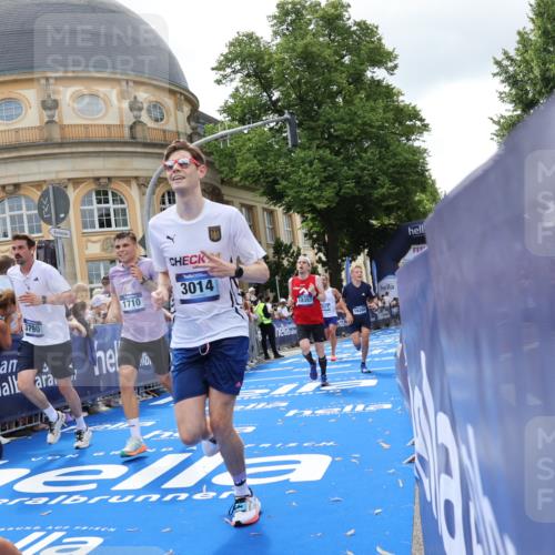 29.06.2025 - hella hamburg halbmarathon Strokosch-Dieckow http://msf.ph/oto/8245525 29.06.2025 10:38:29 Ziel 1710, 2745, 3014, 3790, 8571, 11379, 14905, 14992, 16075, 16280, 17154, 18357, 18761 meine-sportfotos.de