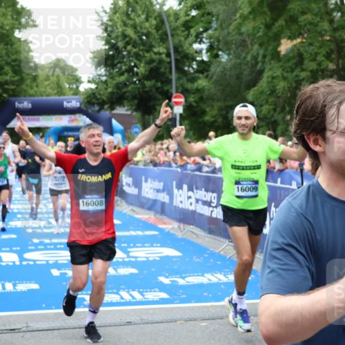 29.06.2025 - hella hamburg halbmarathon Zöllner http://msf.ph/oto/8245528 29.06.2025 10:56:57 Ziel 1955, 2282, 2741, 2759, 5033, 5418, 6835, 7716, 11043, 13816, 14678, 15097, 16008, 16009, 16620, 16679 meine-sportfotos.de
