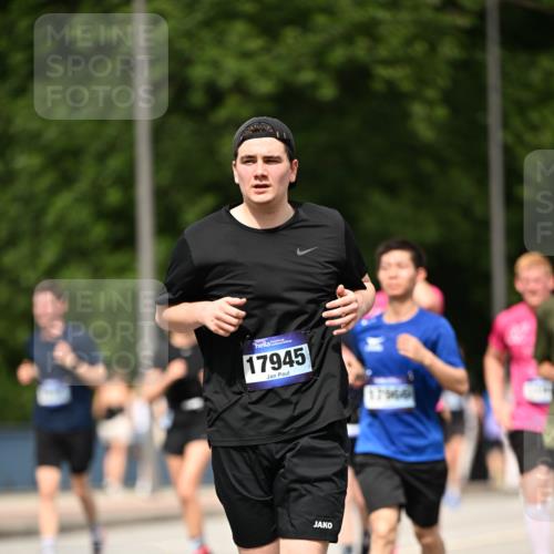 29.06.2025 - hella hamburg halbmarathon Dr. Thomas Lammeyer http://msf.ph/oto/8245551 29.06.2025 10:34:40 Kennedybrücke 2097, 2302, 2569, 4198, 4819, 6556, 6620, 6626, 7071, 7517, 8792, 9095, 9576, 9830, 10322, 10996 meine-sportfotos.de