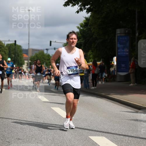29.06.2025 - hella hamburg halbmarathon Yannick Fuchs http://msf.ph/oto/8245555 29.06.2025 10:35:10 20KM 1677, 1882, 1912, 2324, 2714, 2949, 3332, 4843, 4889, 5007, 5014, 5050, 5745, 5916, 6080, 7080, 7284, 8074, 8370, 8465, 8629, 8966, 9979, 10369, 10934, 10968, 10978, 11767, 11959, 12088, 12365, 12540, 12704, 13029, 13158, 13667, 14092, 14820, 14924, 15164, 15424, 15493, 15542, 15689, 16249, 16599, 17214, 17620, 17724, 18173, 18192, 18399, 18614 meine-sportfotos.de
